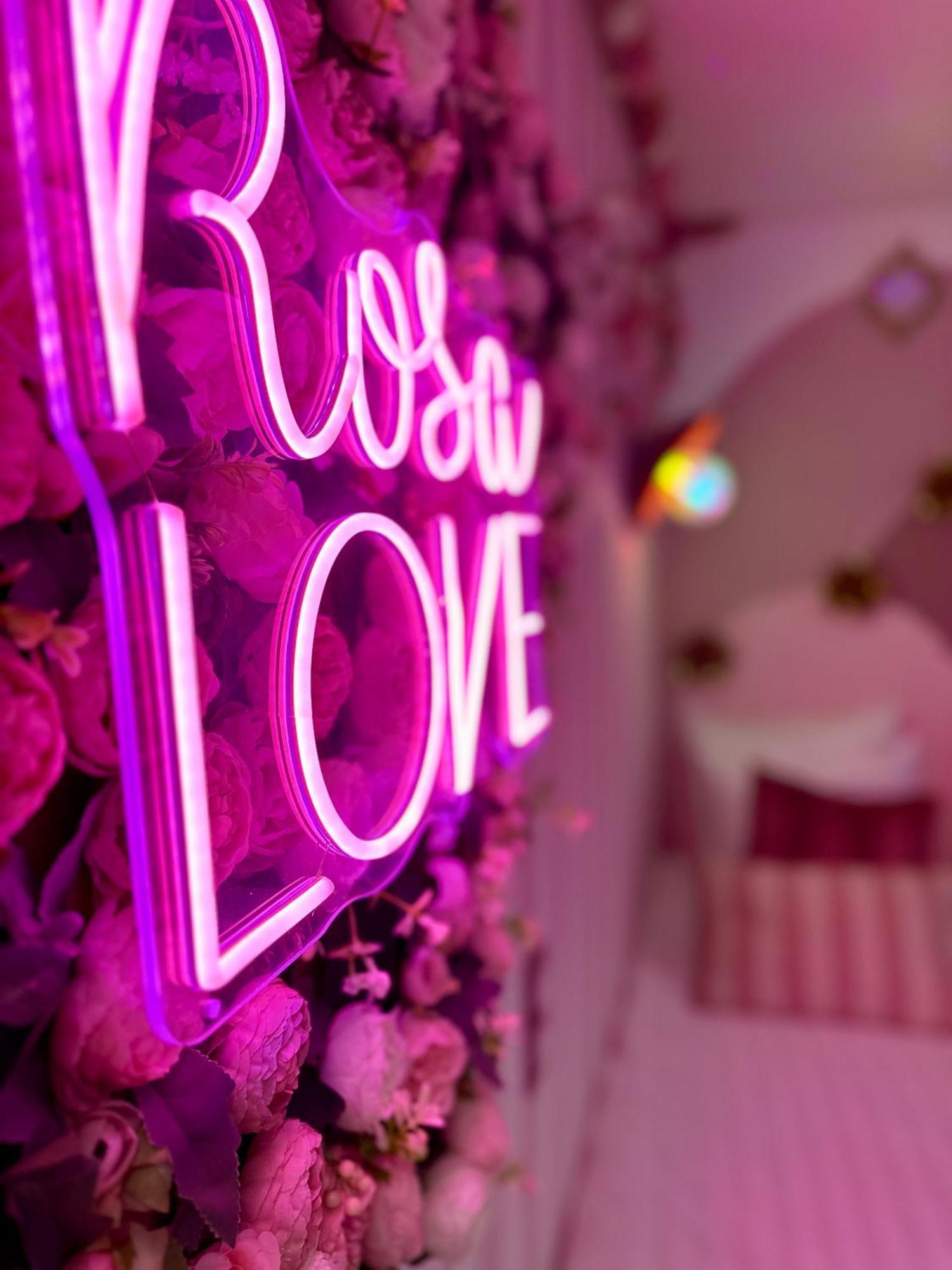 Romantic Room - Balneo - Ciel Etoile - Free Wifi - Netflix - Hyper Centre เปเซอนา ภายนอก รูปภาพ